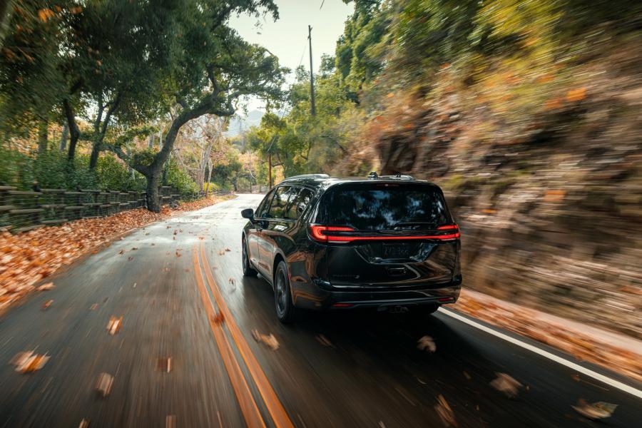  Chrysler Pacifica Limited S Appearance Package AWD (RU) 2020 года  (фото 32 из 70)
